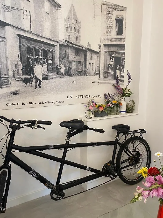 My Boutique Guesthouse - Fabulous Suites 10 Min A7 - Anneyron 0*,  France